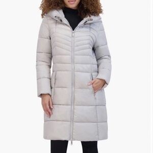 NWT Kenneth Cole New York Soft Cire Funnel Neck Puffer Coat Size XS,S,M (Silver)